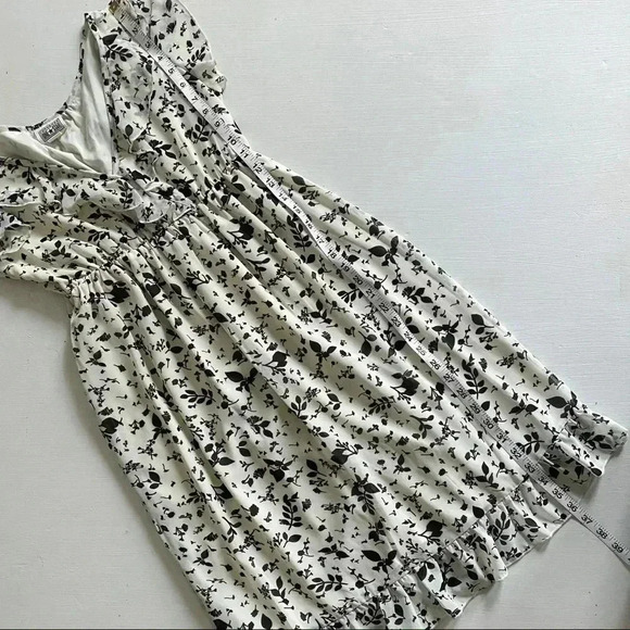 Converse Black and White Floral Midi Dress - Picture 5 of 7